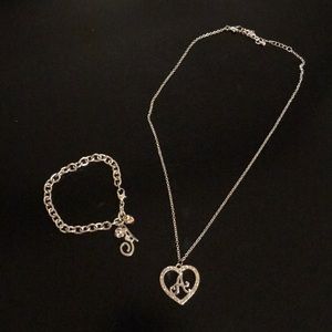 Gorgeous A necklace and bracelet!
